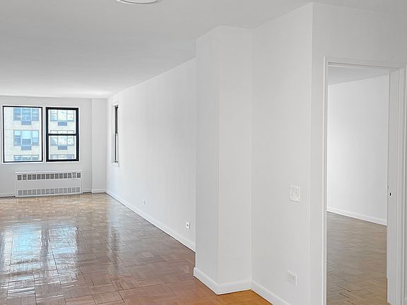 3rd image of 150 E 18th St APT 10R