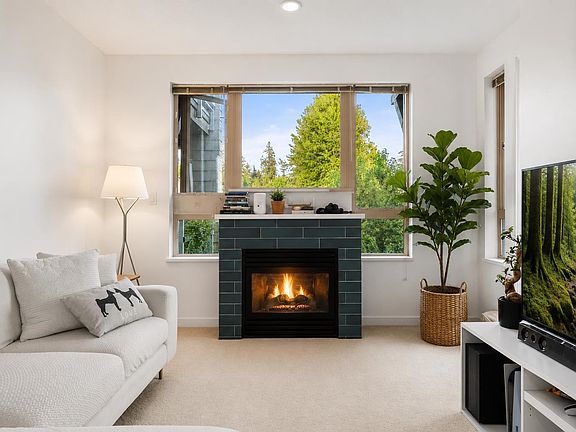 5th image of 530 Raven Woods Dr #317