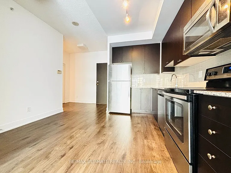 68 Merton St #803 — Photo 7