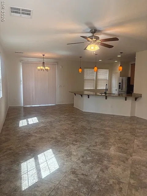 3 bed, 2.5 bath, 1840 sqft, $1,895 — Photo 4