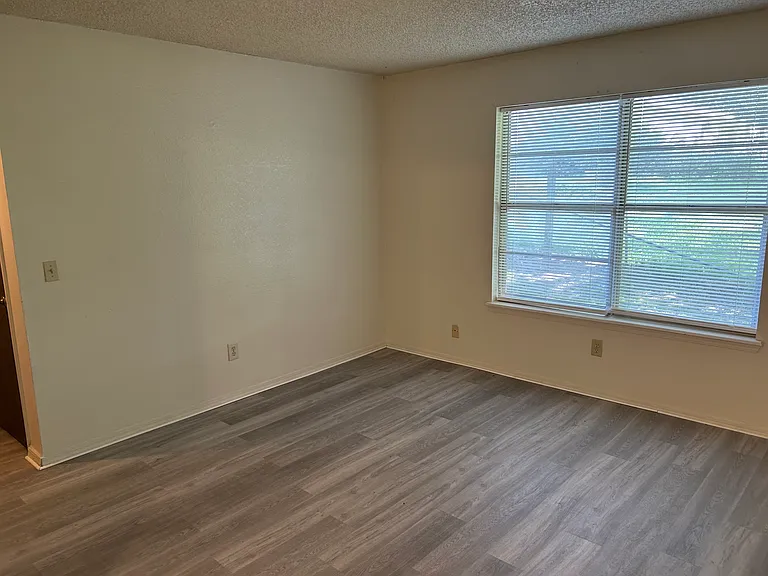 409 N Franklin Ave #A — Photo 10