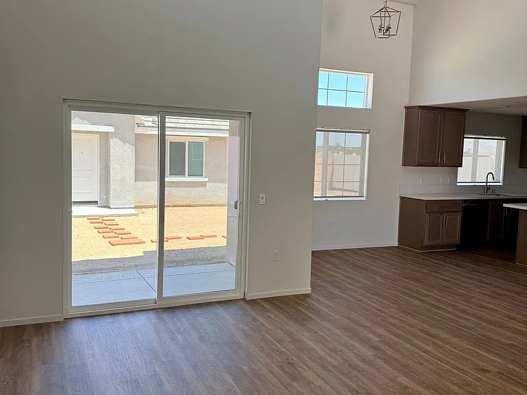 11712 Sebastian Rd — Photo 31
