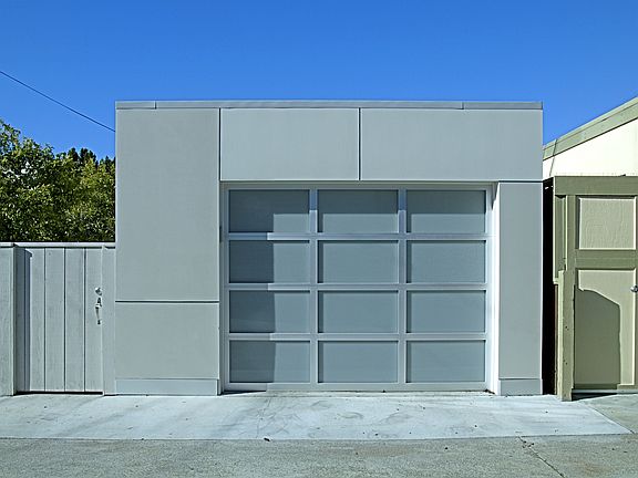 Detached garage