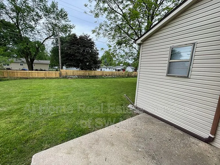 3356 E Whiteside St — Photo 13