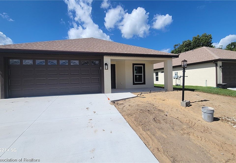 1st image of 131 Woodside Dr