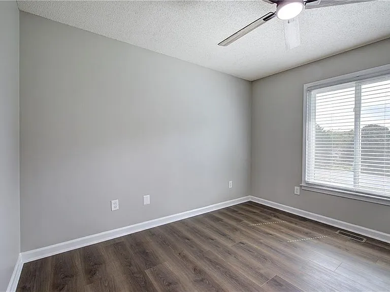 23 Vintage Ct SW — Photo 32