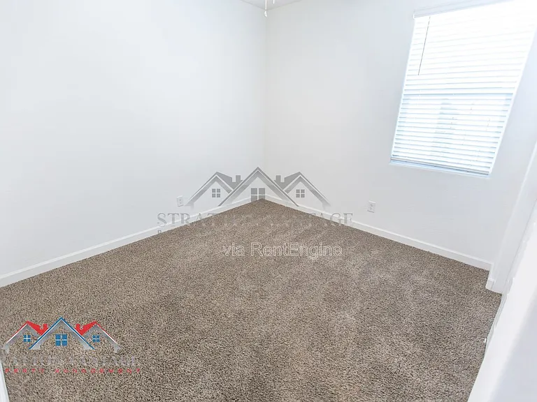 1673 N Wrigley Dr — Photo 23