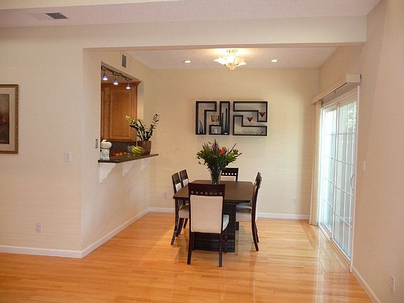 3rd image of 1285 Crestpoint Dr