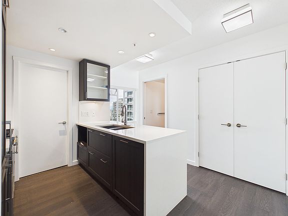 3rd image of 5515 Boundary Rd #2202