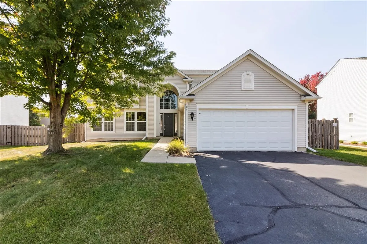 105 Forsythia St photo 1