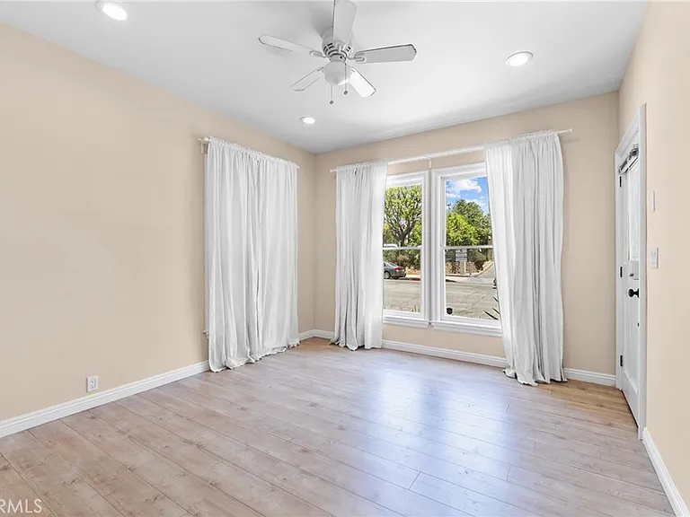 221 N Raymond Ave #8 — Photo 6
