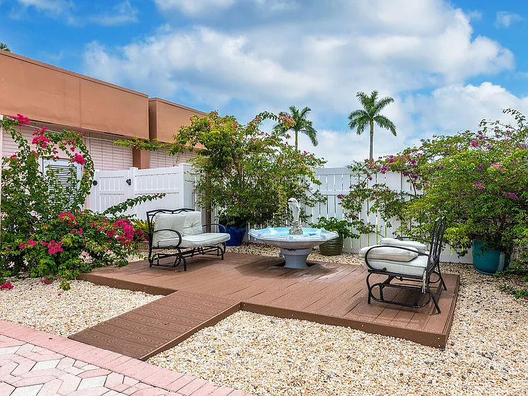 2523 Dudley Dr W #B — Photo 30