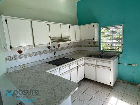 4th image of 10 Lina Corretjer St