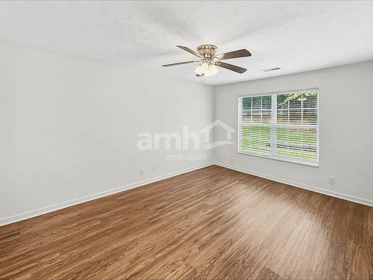 916 Springs Hill Way — Photo 10