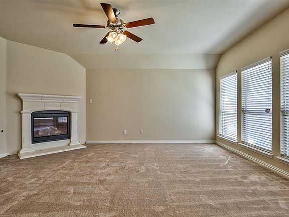 4th image of 624 Fossil Creek Dr