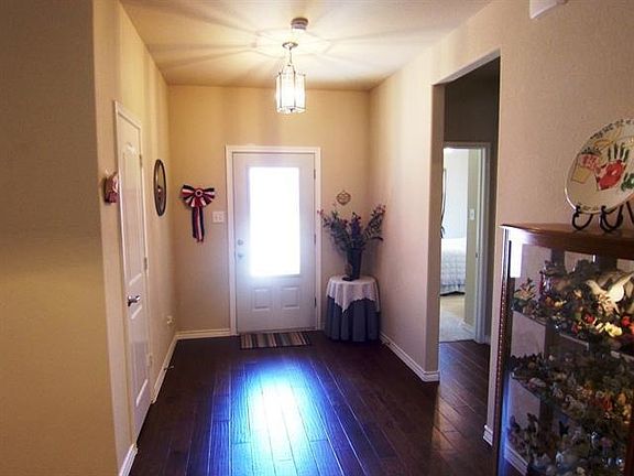 4th image of 1020 English Ivy Dr