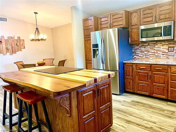 4th image of 6476 Royal Woods Dr