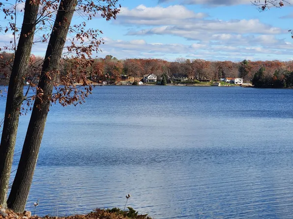 10980 N Marywood Dr, Stanwood, MI 49346