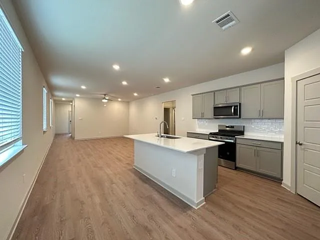 1316 Plymouth Rd — Photo 10