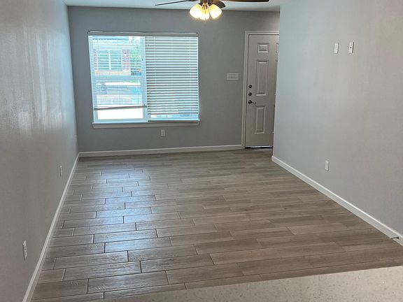 4th image of 413 E 18th St #42