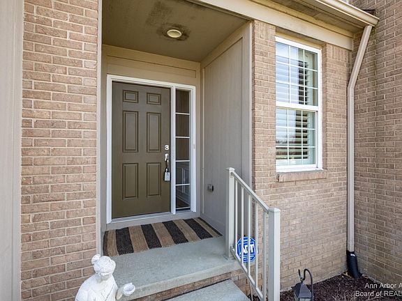 3rd image of 48804 Rainbow Ln S