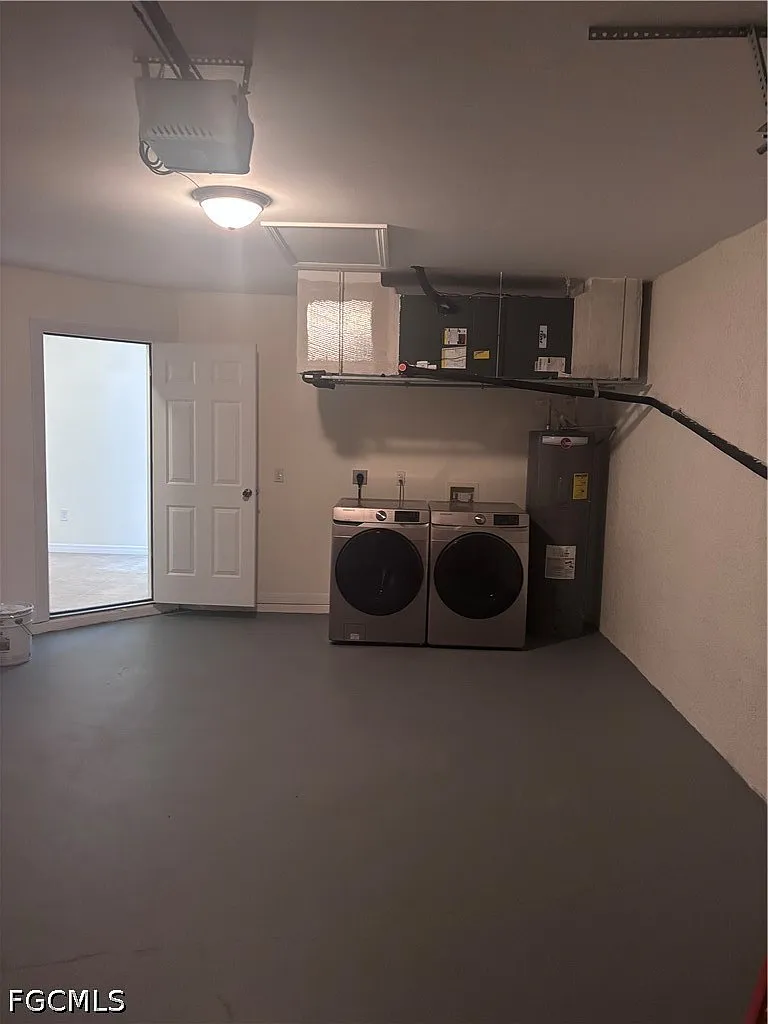 3 bed, 2.0 bath, 2418 sqft, $1,650 — Photo 4