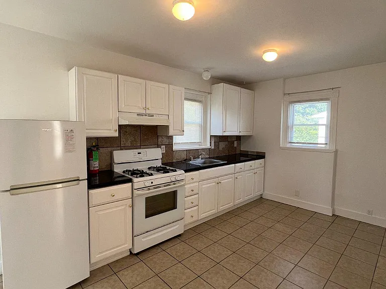 724 Parry Ave #B — Photo 6