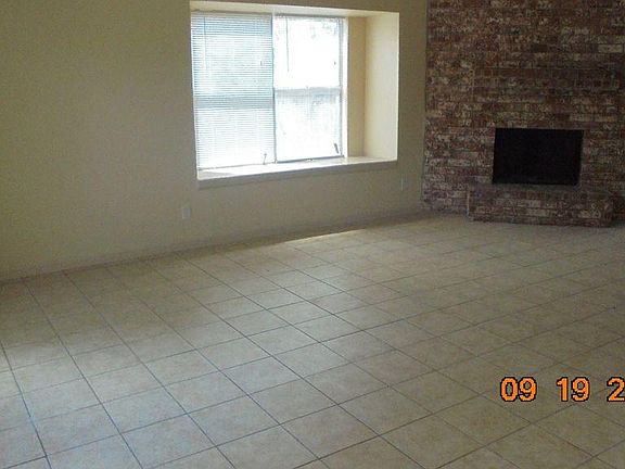 3rd image of 9 Rose Briar Ct