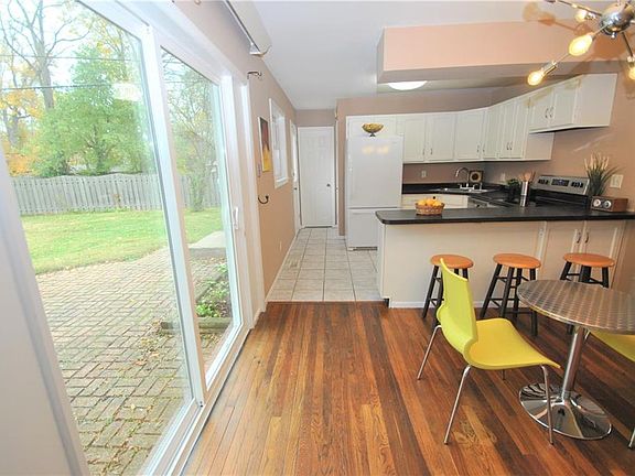 5th image of 1106 Birnam Woods Trl