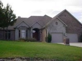 1104 Ledgestone Ln, Reeds Spring, MO 65737