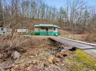 176 Pearly Ward Ln, Caryville, TN 37714