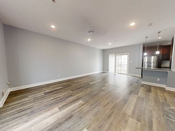 5th image of 153 Main St #210