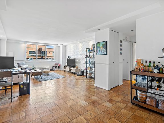 4th image of 345 E 93rd St APT 30K