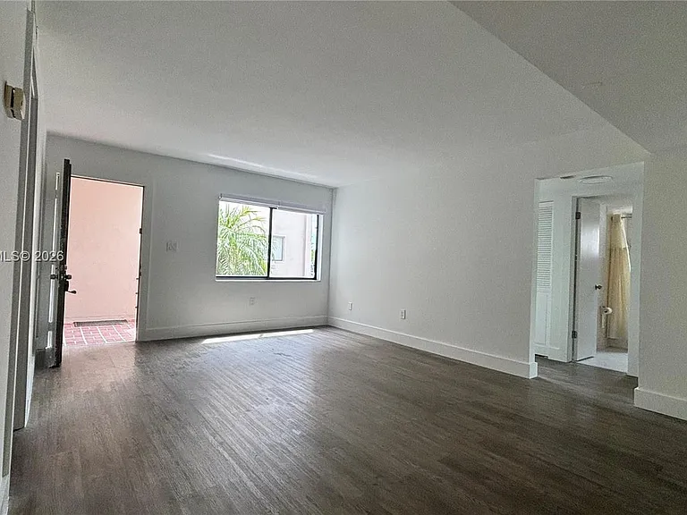 8540 SW 133rd Avenue Rd #219 — Photo 1