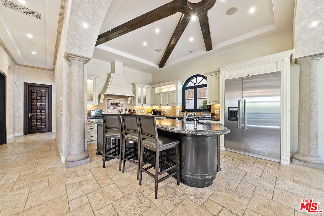 5 bed, 4.0 bath, 3621 sqft, $14,800 — Photo 4
