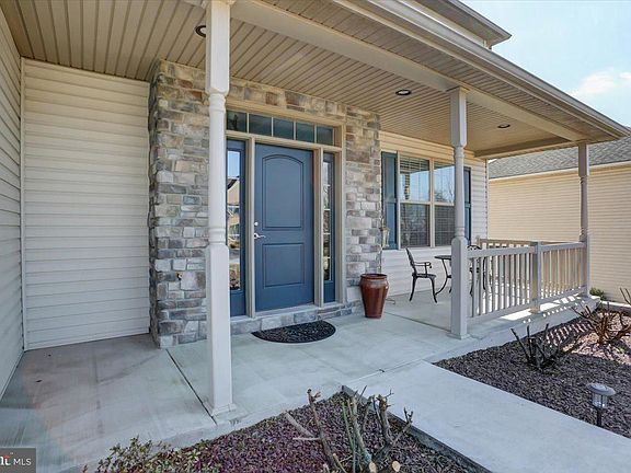 4th image of 2385 Castlegreen Dr