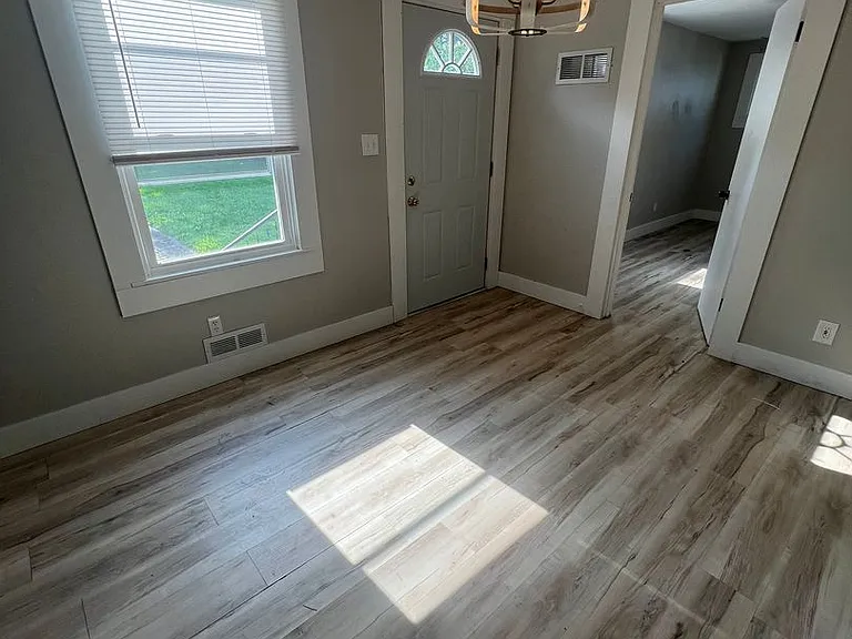 1036 N Bond St — Photo 4