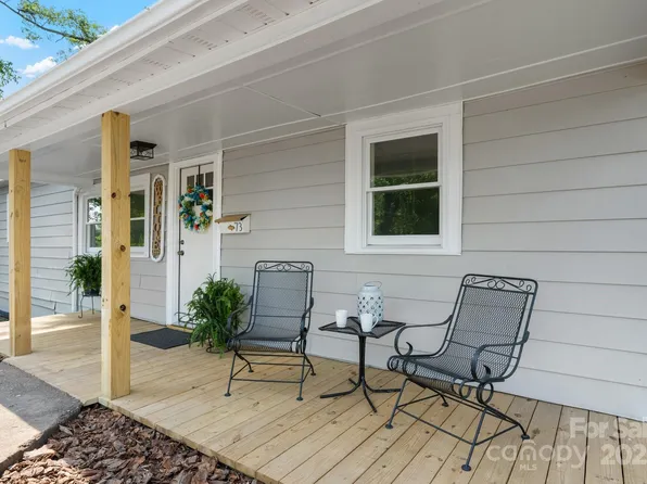 73 20th Ave SW, Hickory, NC 28602