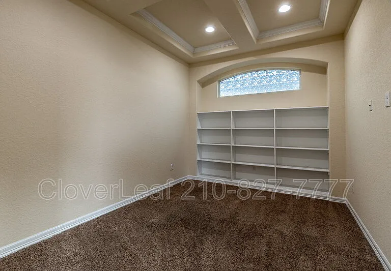 6126 Lowrie — Photo 8