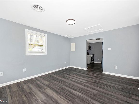 5th image of 15442 Falling Waters Rd