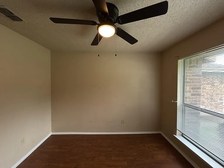 2412 Amber Hill Ln — Photo 34