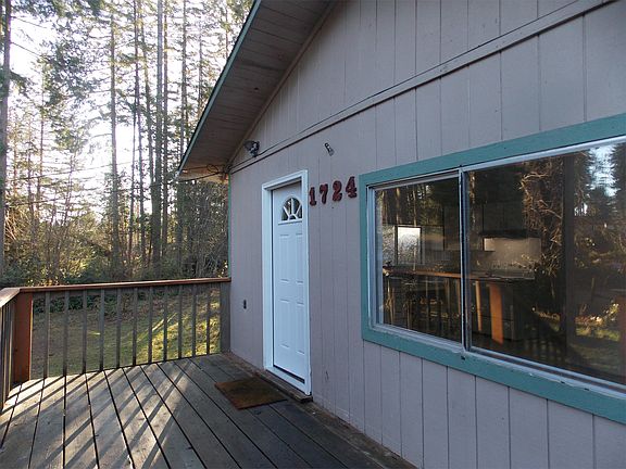 5th image of 1724 193rd Avenue Ct SW