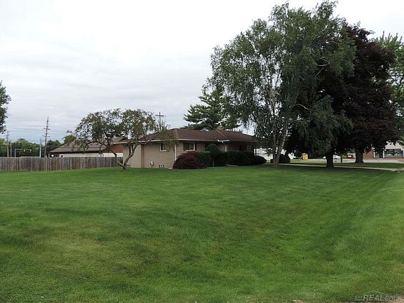 2nd image of 38311 Fernhill Ct
