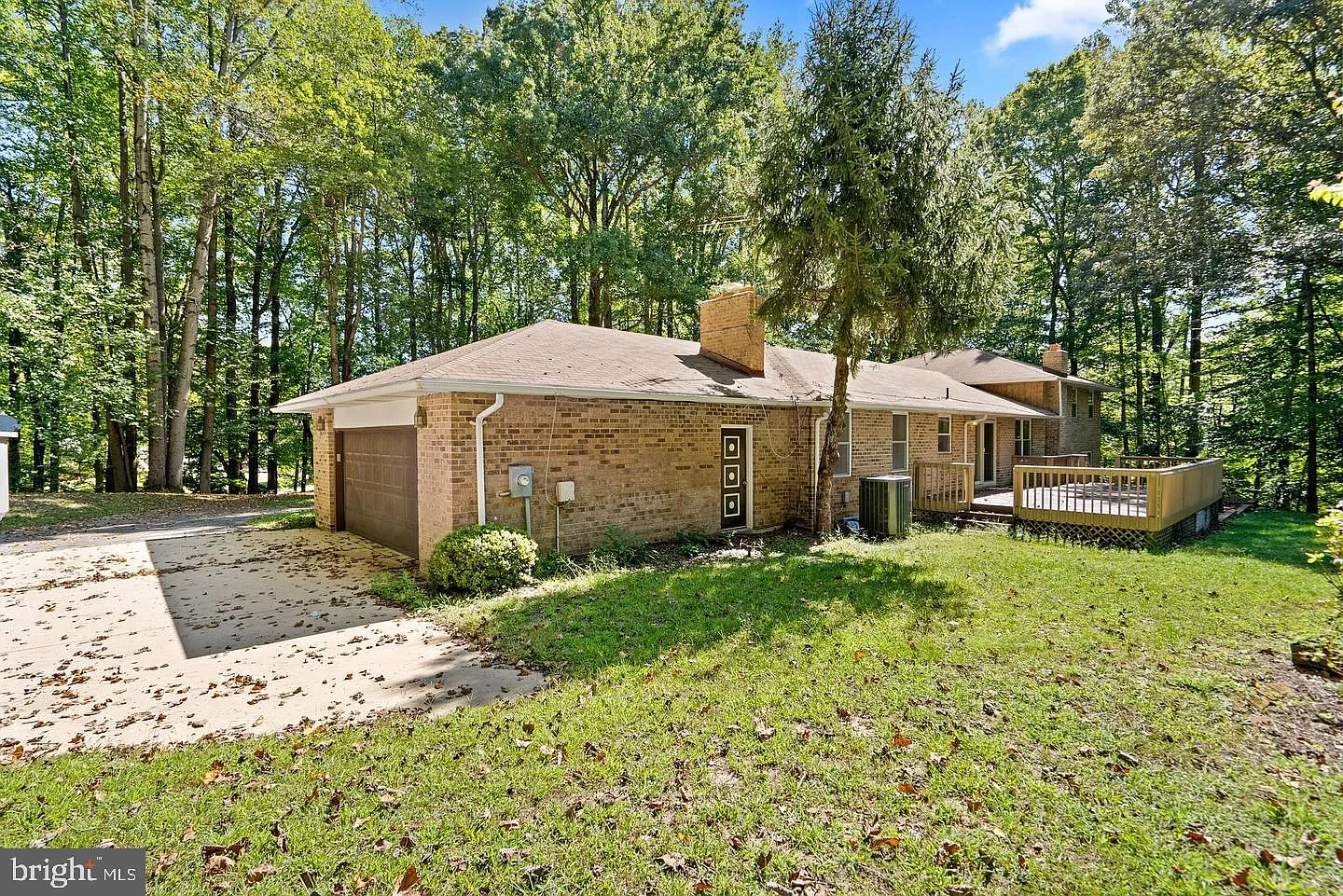 4 bed, 5.0 bath, 4024 sqft, $3,995 — Photo 3