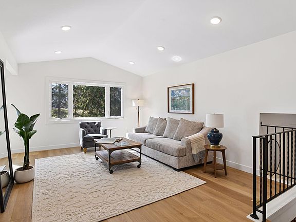 3rd image of 7465 Dallas Ln N