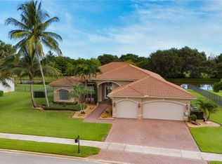 15113 SW 33rd St, Davie, FL 33331