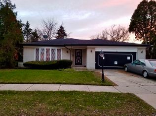 831 E 192nd St, Glenwood, IL