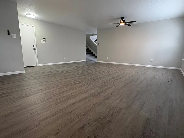 8110 Stagwood Hl — Photo 3