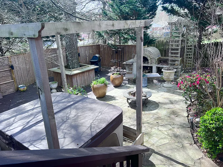 203 Sherri St — Photo 34