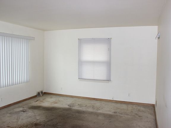 5th image of 16014 Wausau Ave